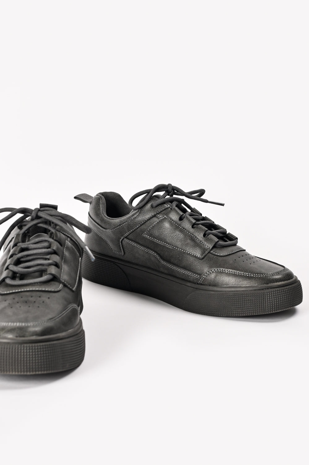 By Shaday Men's Charcoal Grey Faux Leather Trainers
