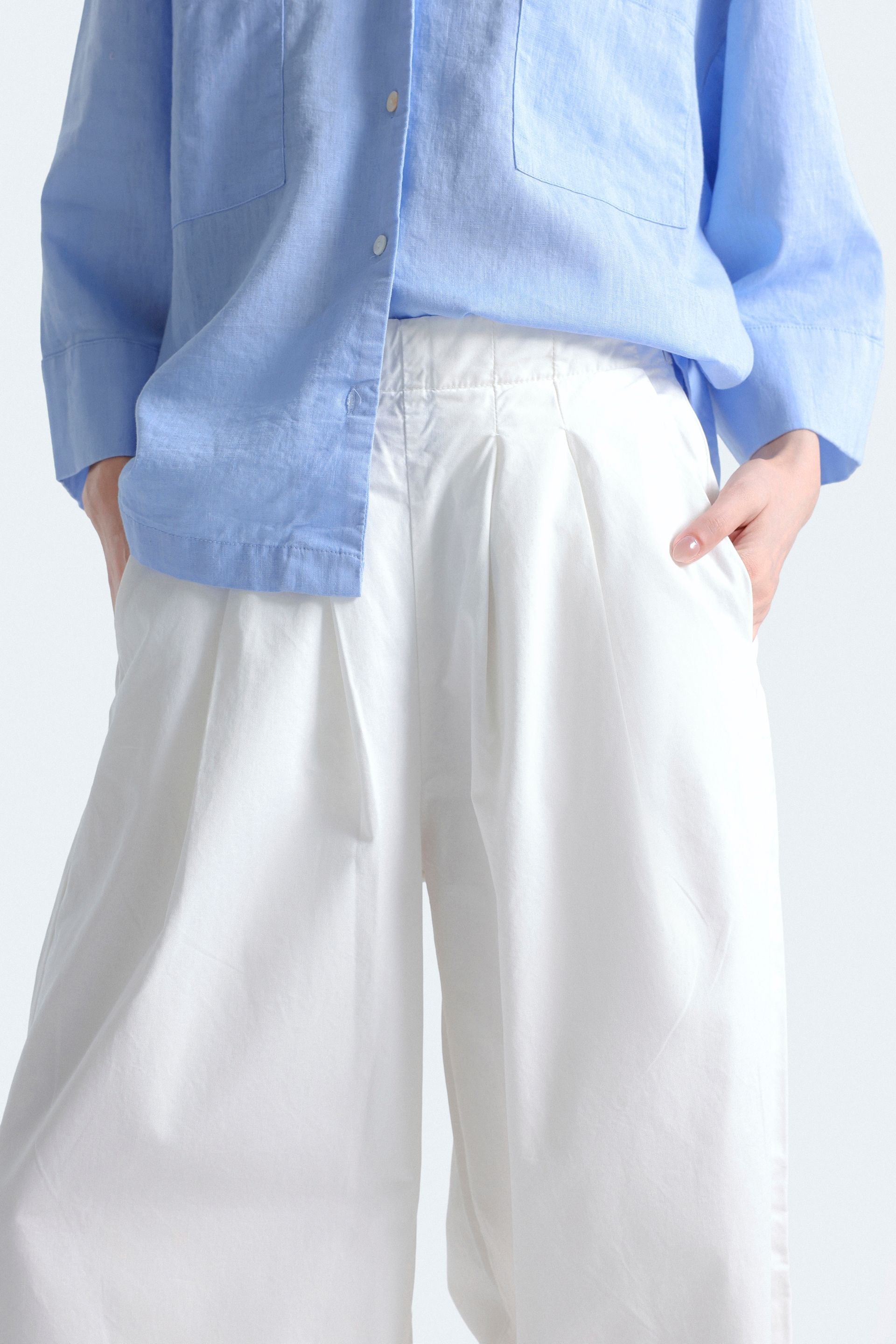 By Shaday Women's Extreme Wide Leg Pleated Pants in White