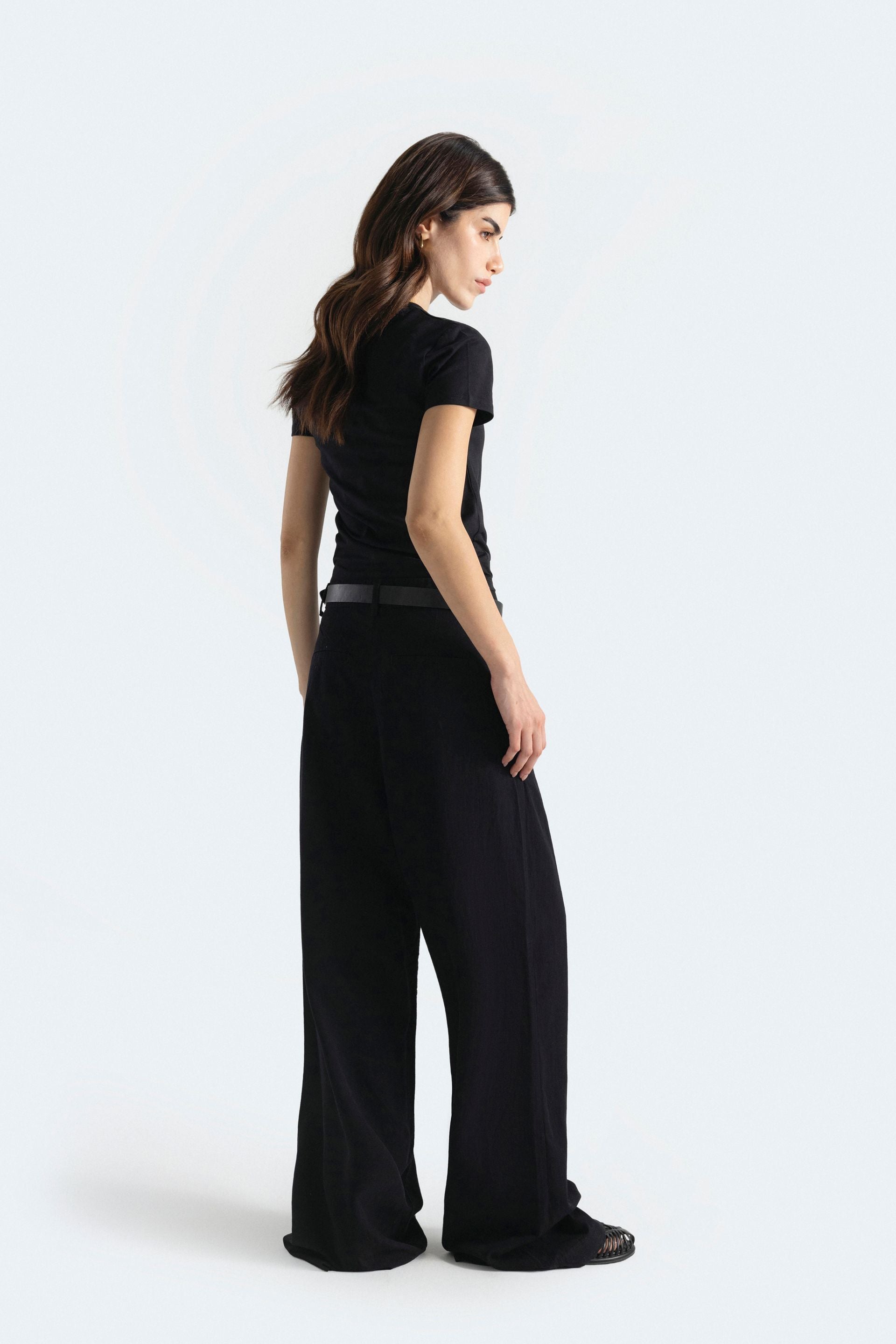 By Shaday Women's Slim Fit Crew Neck T-Shirt in Black